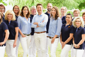 Teamfoto der Zahnarztpraxis Dr. Jan Fischer in Zwenkau