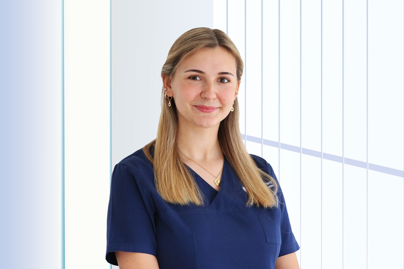 Julie Michalek, Zahnmedizinische Fachangestellte